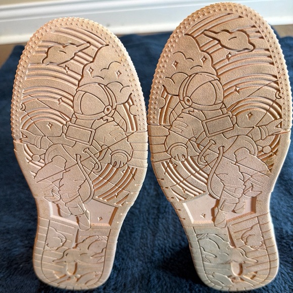 Galartsy Nihinga Inspired Silk Sneakers - Picture 8 of 10